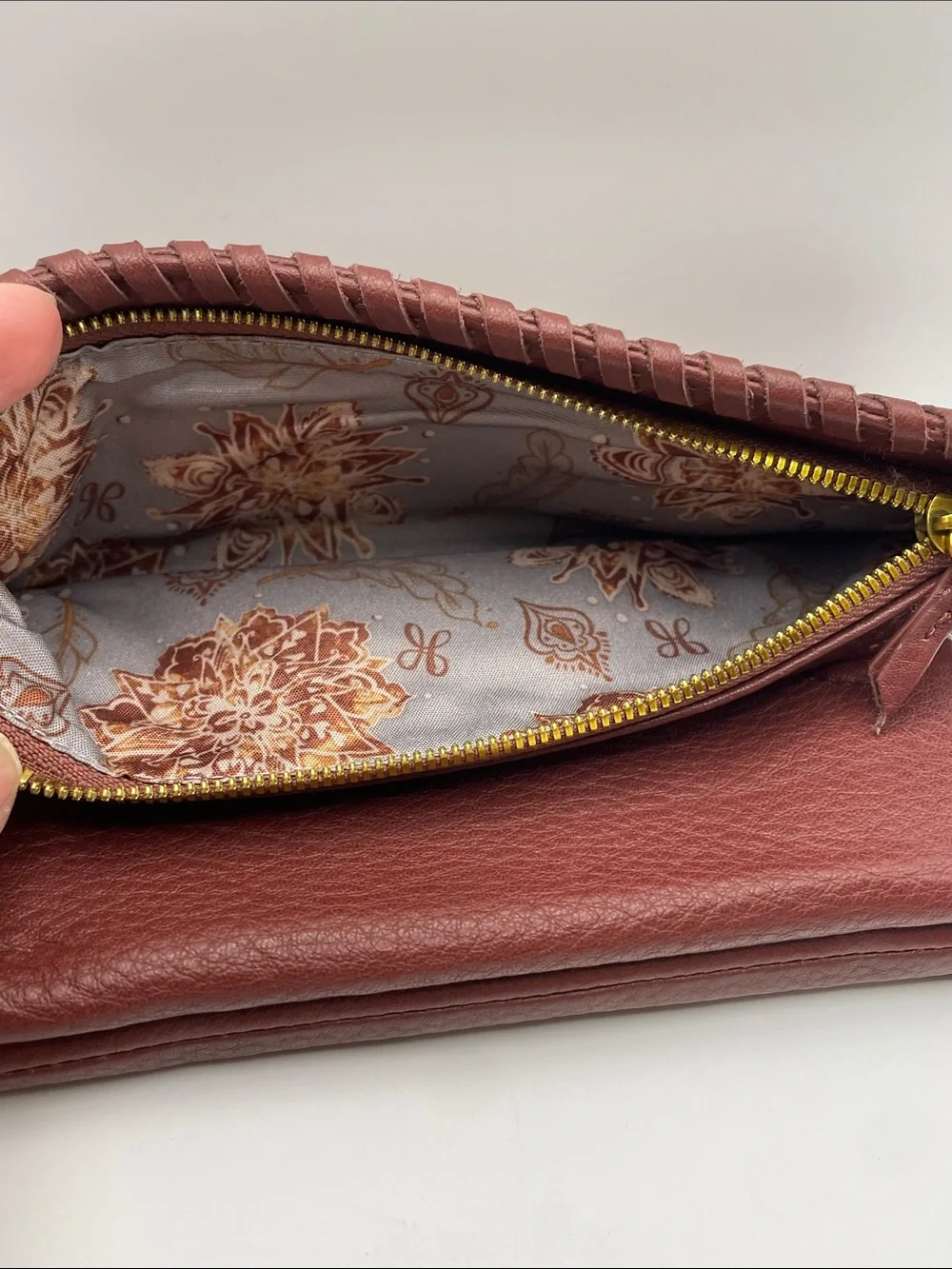 HOBO Wade Women's Leather Tri-fold Wallet in Burgundy